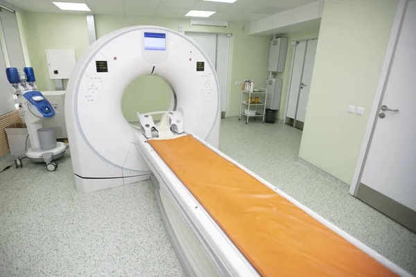 Apparatus for MRI diagnostics in a medical office.