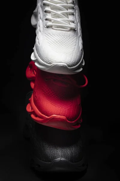 Függőleges Fekete Piros Fehér Cipő — Stock Fotó