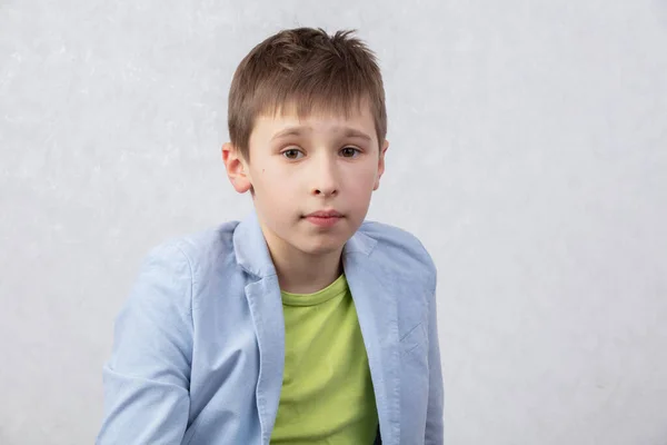 Porträtt Pojke Medelåldern Jacka Barnet Tio — Stockfoto