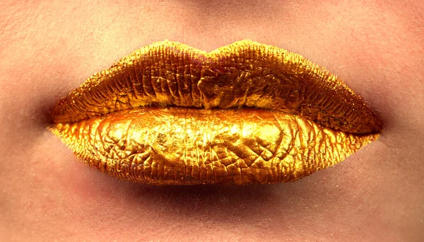Lábios Bonitos Dourados Fechar — Fotografia de Stock