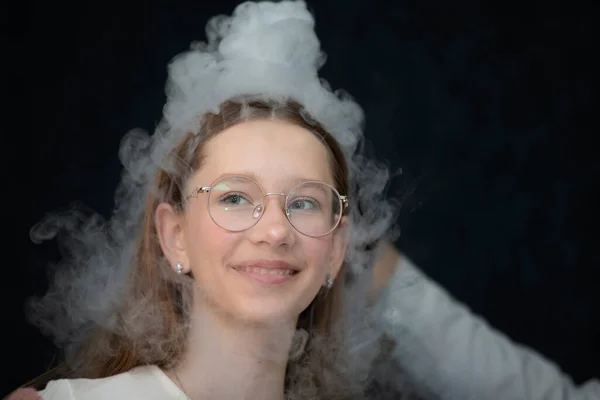Child Participant Scientific Experiments Girl Liquid Nitrogen Smoke — Stock Photo, Image