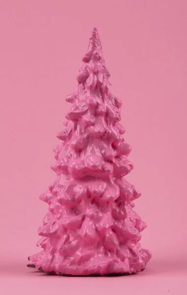 Composición Navideña Árbol Navidad Rosa Sobre Fondo Rosa Felices Fiestas — Foto de Stock