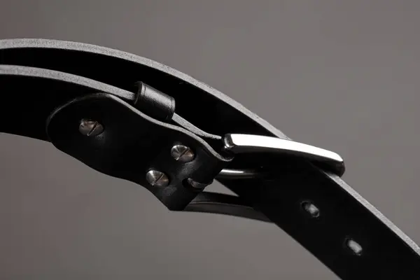Parte Una Cintura Pelle Nera Con Fibbia Metallo Primo Piano — Foto Stock