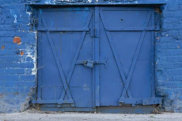 Chiuso Vecchia Porta Blu Muro Mattoni — Foto Stock