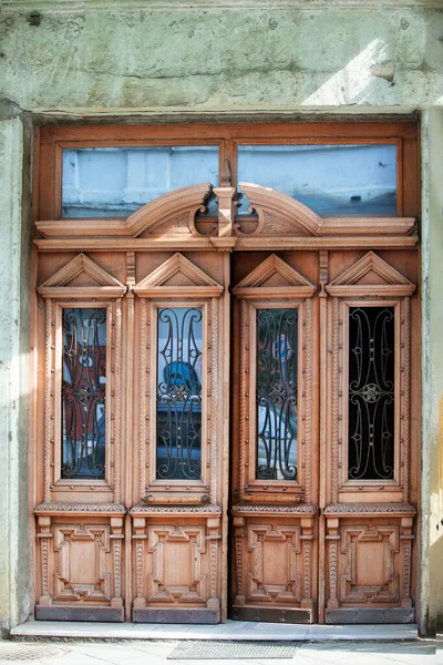 Вырезанные Деревянные Двери Восточном Грузинском Стиле — стоковое фото