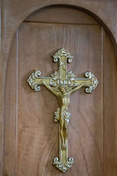 Srpna2022 Georgia Vesnice Chakvi Dveřích Starého Gruzínského Kostela Pozlacený Kříž — Stock fotografie
