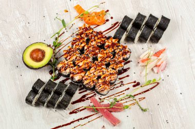 Suşi dürümleri, yakın çekim, Japon yemekleri..