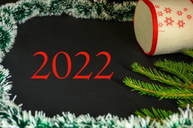 2022 yılı. Yılın sonuçlarını özetliyorum. Gelecek yıl için planlar. Yeni yıl arkaplanında.