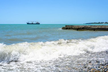 Sukhumi, Abhazya, Gürcistan - 22 Temmuz 2022: Güneşli bir yaz gününde şehir seti.