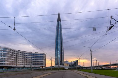 St. Petersburg, Rusya - 13 Eylül 2024: Yeni gökdelen Lakhta Merkezi (Gazprom Tower olarak da bilinir)).
