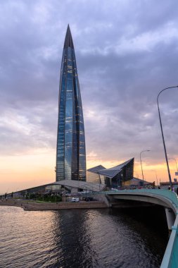 St. Petersburg, Rusya - 13 Eylül 2024: Yeni gökdelen Lakhta Merkezi (Gazprom Tower olarak da bilinir)).