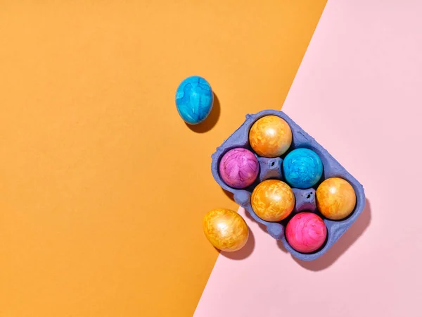 Top View Layout Colored Easter Eggs Bright Background Creative Template — Stock Photo, Image