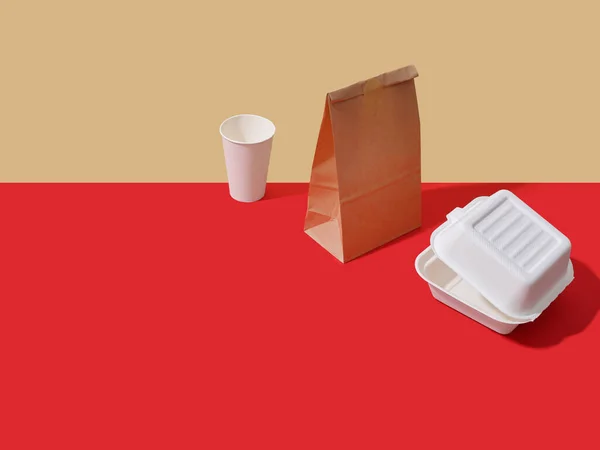 Lebensmittelverpackungen Zum Mitnehmen Schachteln Und Behälter Auf Buntem Hintergrund Mit — Stockfoto