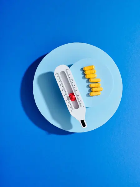 Kreatív Összetétel Étrend Kiegészítő Tabletták Színes Háttér Stock Kép