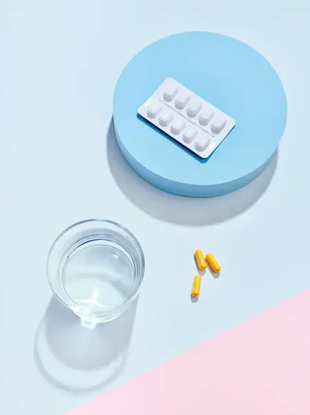 Kreatív Összetétel Étrend Kiegészítő Tabletták Színes Háttér Stock Kép