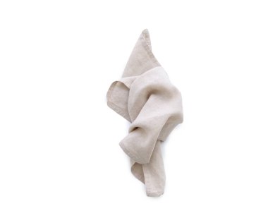 Üst manzara bej gri keten mutfak peçetesi beyaz arka planda izole edilmiş. Model için katlanmış kumaş