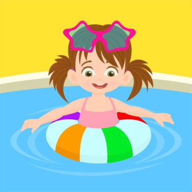 Küçük kız yazın havuzda eğleniyor.