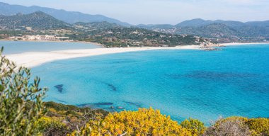 Porto Giunco shore, Vilasimius turkuaz su. Sardunya, İtalya