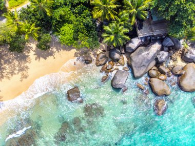 Glacis Sahili 'nin havadan görünüşü. Mahe Adası, Seyşeller