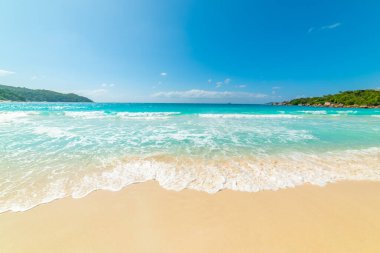 Anse Lazio sahilinde turkuaz su. Praslin Adası, Seyşeller