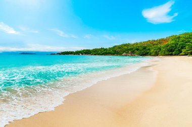 Anse Lazio, Seyşeller 'de turkuaz su ve beyaz kum