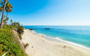 Laguna Beach, Kaliforniya üzerinde mavi gökyüzü