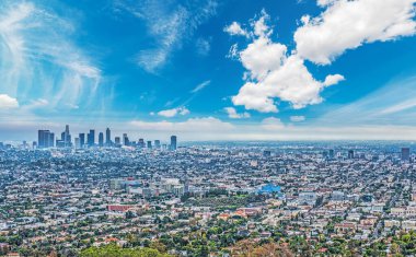 Los Angeles, Kaliforniya üzerinde mavi gökyüzü