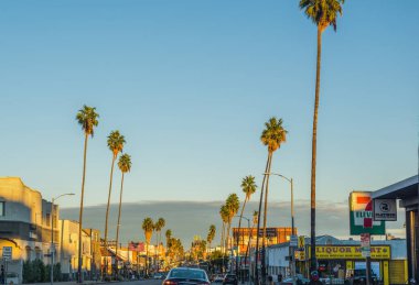 Los Angeles, California - 27 Ekim 2016: Sunset Strip alacakaranlıkta
