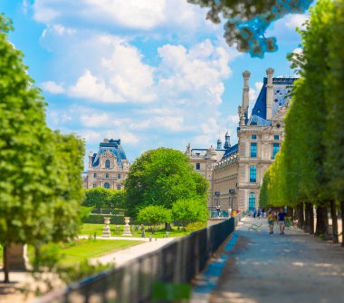 Jardin des Tuileries Paris, Fransa 'da bulutların altında
