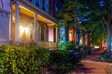 Washington D.C. 'de gün batımında resimli evler, ABD