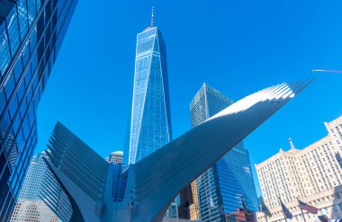 Güneşli bir sabahta Aşağı Manhattan 'da gökdelenler. New York City, ABD