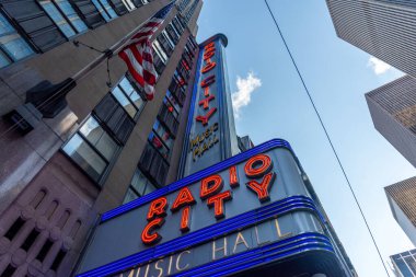 New York, ABD - 07 Ekim 2024: Manhattan 'daki dünyaca ünlü Radio City Music Hall