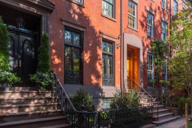 Manhttan 'daki ünlü Greenwich Village' daki resim evleri. New York City, ABD