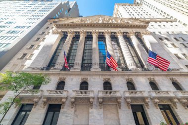 Aşağı Manhattan 'daki New York Borsa Binası' nın önü. New York City, ABD