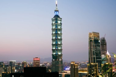 Tayvan 'daki Xiangshan' dan Taipei şehir gece görüşü