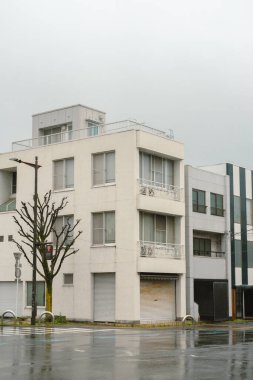 Japonya, Shizuoka 'daki Numazu köyü eski binası. retro filtresi