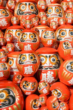 Japonya, Osaka, Minoh 'taki Katsuo-ji tapınağında Daruma bebeği.