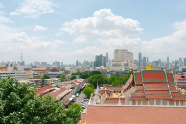 Bangkok, Tayland - 30 Haziran 2023: Altın Wat Saket Dağı manzaralı Bangkok şehri