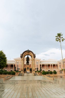 Bangkok, Tayland - 30 Haziran 2023: Saranrom Sarayı ve Kral IV.