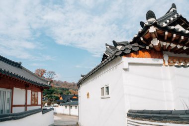 Kore, Gyeongju 'daki Seoak-dong eski kasaba sokağı.