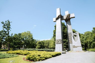 Poznan, Polonya - 9 Haziran 2019: Haziran 1956 'da Kurban Anıtı, Adam Mickiewicz Park