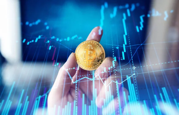 Bitcoins Dorés Crypto Monnaie Sur Bureau Ordinateur Double Diagramme Exposition — Photo