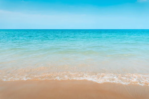 Praia Mar Céu Num Dia Ensolarado — Fotografia de Stock