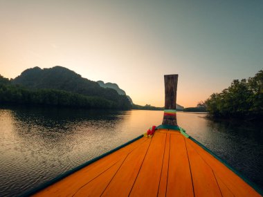 Phang Nga adalarına ve körfezlerine uzun kuyruklu tekne seyahatleri