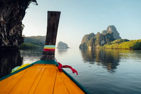 Длиннохвостые Прогулки Лодках Островам Заливам Пханг Нга — стоковое фото
