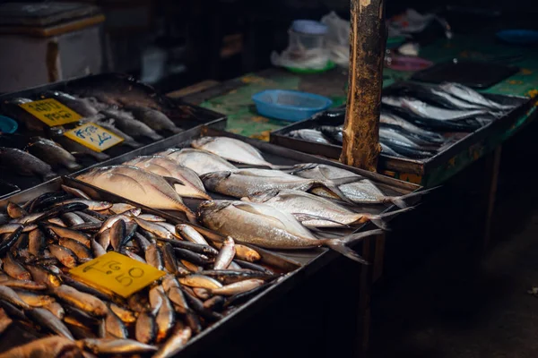 Frisk Fisk Skaldyr Phuket Street Market - Stock-foto