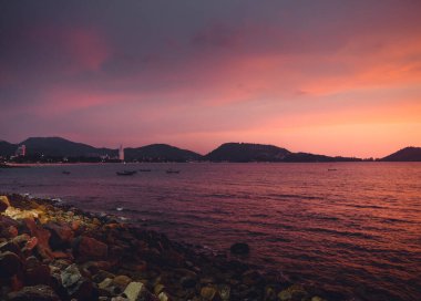 Phuket Adası 'ndaki deniz manzarası.