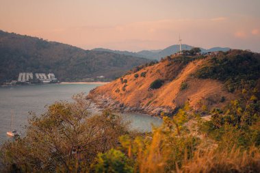 Phuket Adası 'ndaki deniz manzarası.