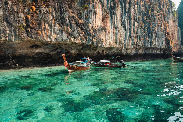 Reisen Sie Mit Dem Langschwanzboot Auf Den Phi Phi Inseln — Stockfoto