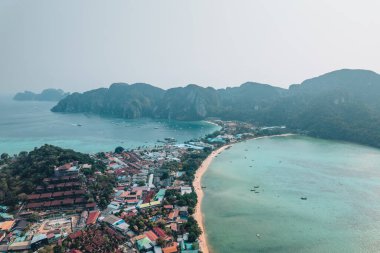 Yazın tropik ada manzarası